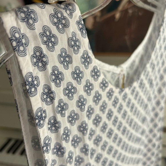 Elegant Blue and White Mini Dress - Picture 14 of 16